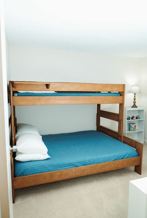 Desk, travel cot, free WiFi, bed sheets