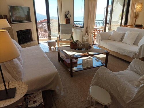 Breathe in Delphi - Apartment