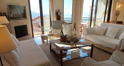 Breathe in Delphi - Apartment