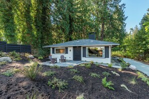 Exterior - The Fern – Peaceful Escape on Camano Island with Beach Access (Camano Island)