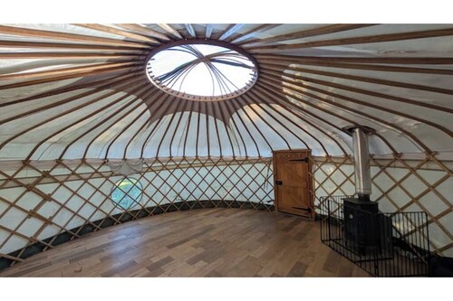 Luxury Family Stay: Pizza, Hot Tub & Film Screen