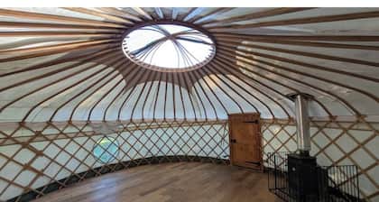 Luxury Family Stay: Pizza, Hot Tub & Film Screen