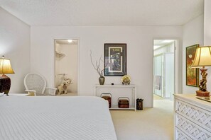 2 bedrooms, desk, iron/ironing board, WiFi