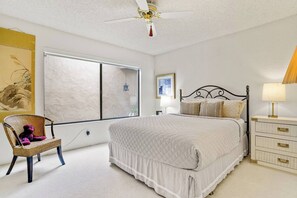 2 bedrooms, desk, iron/ironing board, WiFi