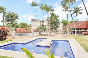 حمّام سباحة خارجي