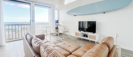 Smart TV, computer monitors