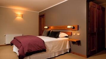 8 habitaciones, internet y ropa de cama