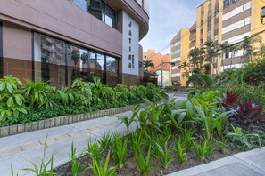 تفاصيل الفندق من الخارج