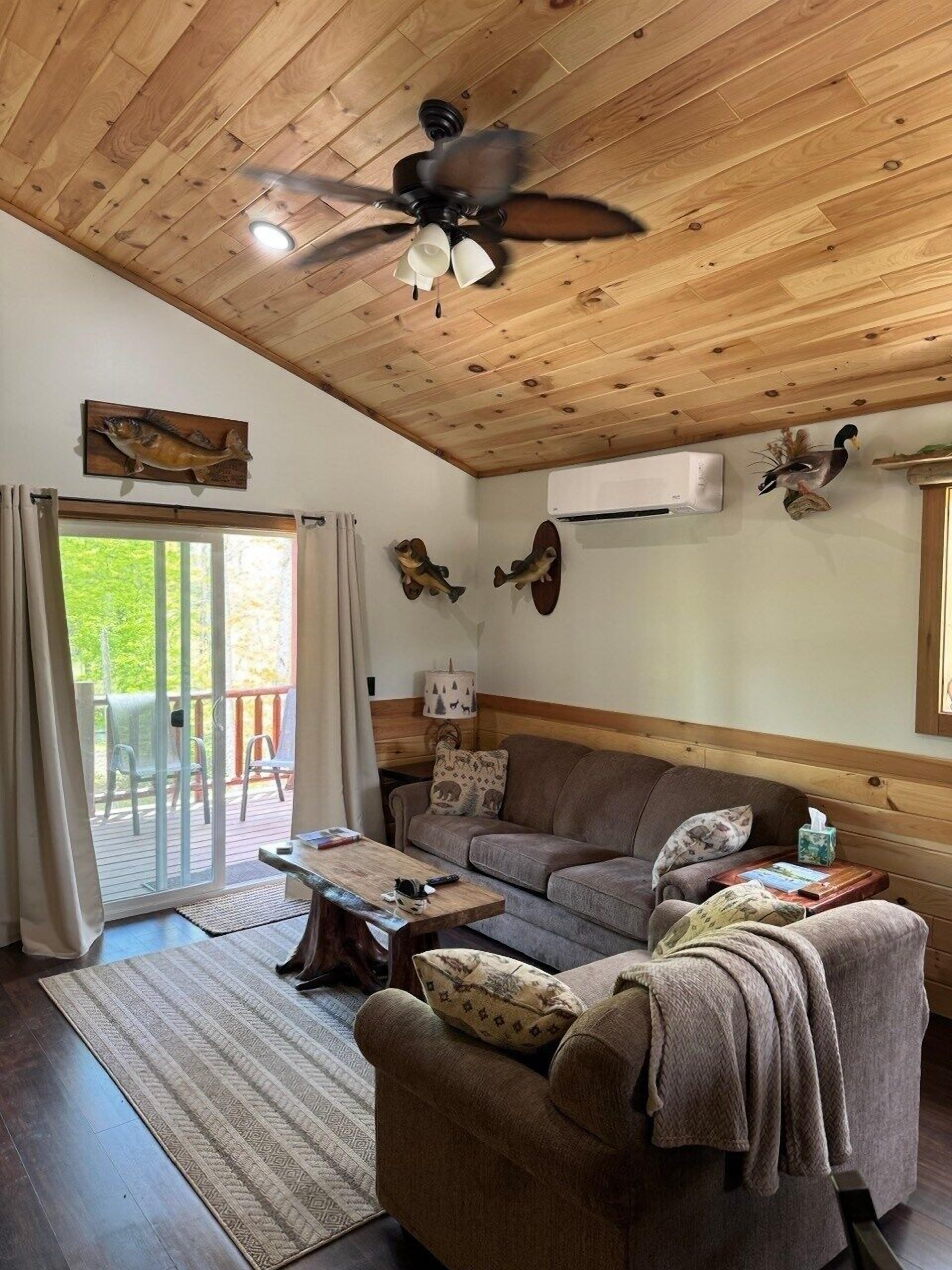 Cozy Riverfront Fish Cabin - Big Rapids, MI