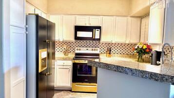 Micro-ondes, four, plaque de cuisson, lave-vaisselle