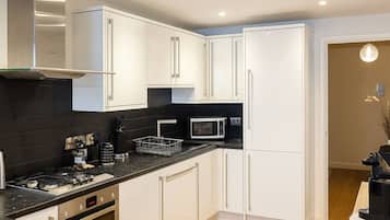 Micro-ondas, fogão, cooktop, lava-louças