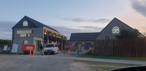 Brookside Motel Ltd