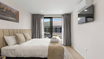 Habitación empresarial individual | Caja de seguridad en la habitación y insonorización