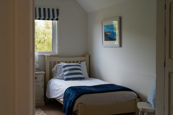 5 habitaciones, tabla de planchar con plancha, wifi y ropa de cama