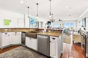 Refrigerador, microondas, horno, lavavajillas