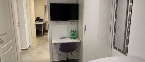 1 غرفة نوم ومكواة/لوح كي وواي فاي وملاءات أسرّة