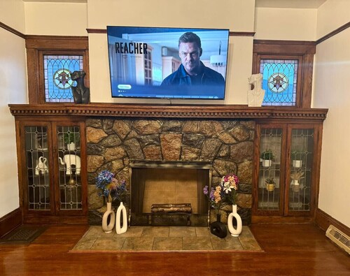 NEAR Ohio City,Downtown,Tremont,Cavs,Browns,Clinic