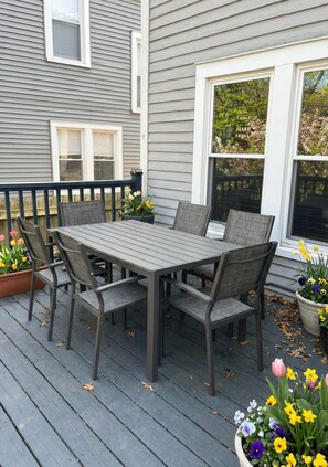 屋外ダイニングエリア