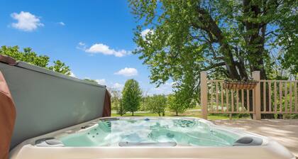 Hot Tub & Golf Retreat – 4-BR Home Near Rochester Quick access to Highway 52