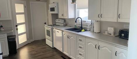 Microwave, oven, stovetop, dishwasher