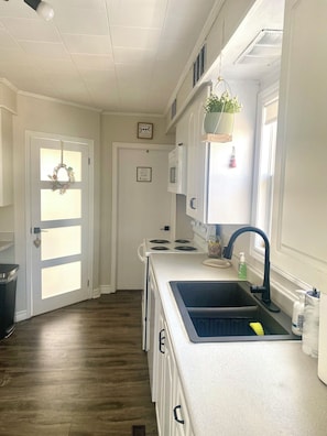 Microwave, oven, stovetop, dishwasher