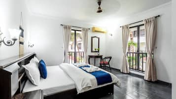 Luxury Apartment, 2 Bedrooms, Patio, Pool View | Iron/ironing board, free WiFi