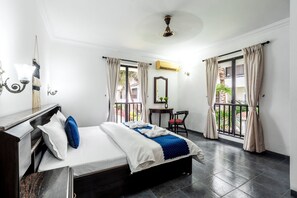 Luxury Apartment, 2 Bedrooms, Patio, Pool View | Iron/ironing board, free WiFi
