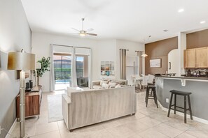 Télévision, livres, vidéothèque, chaîne hi-fi