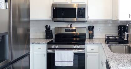 Convenient Charming Townhouse