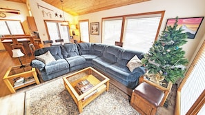 Televisión y chimenea