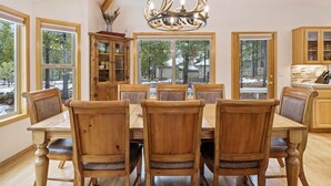 Dining - Cultus 15 - Beautiful, SHARC, Pool Table, A/C, Gas Fireplace (Sunriver)