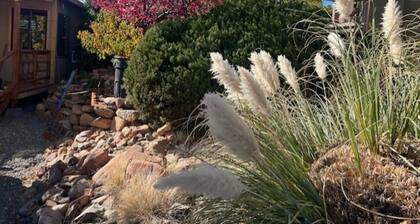 Peaceful mountain retreat-Private bedroom; King bed, bathroom located in my home