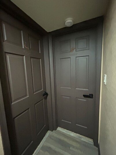 Peaceful mountain retreat-Private bedroom; King bed, bathroom located in my home