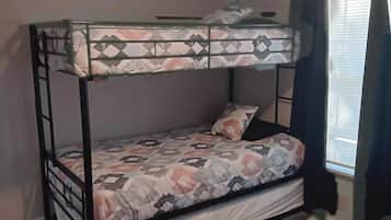 3 bedrooms, iron/ironing board, WiFi, bed sheets