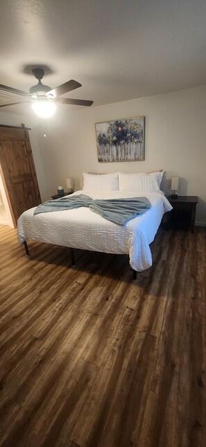 3 bedrooms, iron/ironing board, WiFi, bed sheets