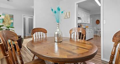 Cute and Cozy Cottage