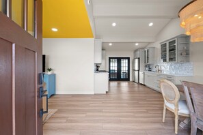 Private kitchen - New Modern Luxury, 3/2 Fam Friendly, BBQ, Central! (Encinitas)