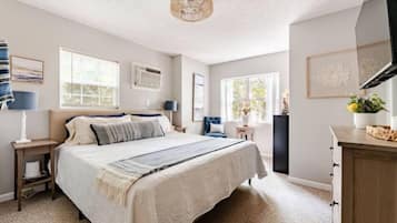 2 bedrooms, iron/ironing board, travel crib, free WiFi