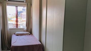 1 bedroom, internet, bed sheets