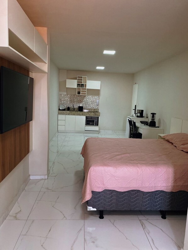 1 bedroom, internet, bed sheets