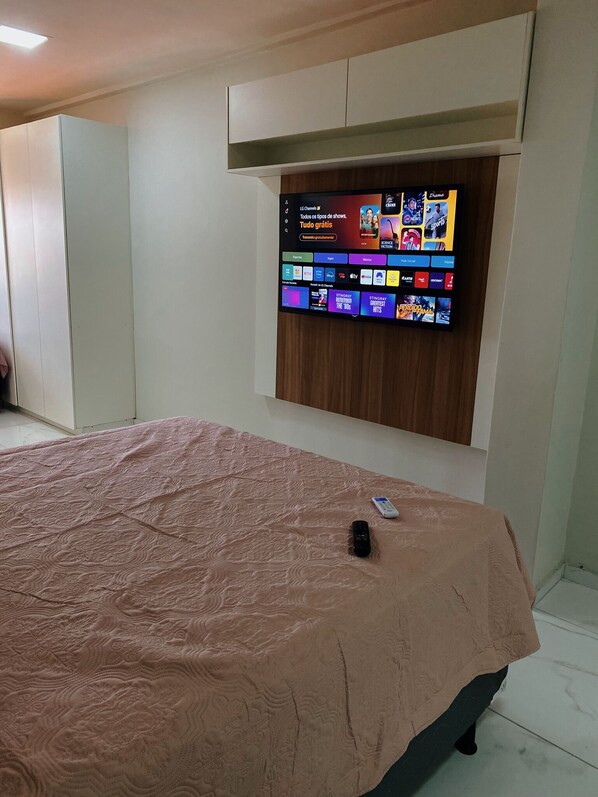 1 bedroom, internet, bed sheets
