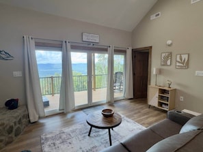 Televisie en een open haard