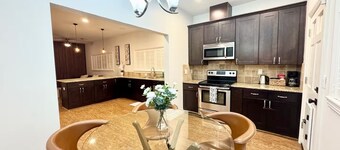 Modern 2 BR. Unwind in a Prime Location + Parking