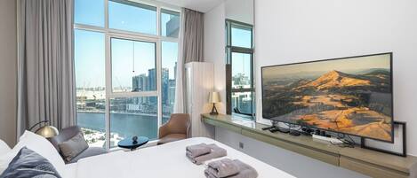 Iron/ironing board, free WiFi, bed sheets