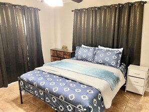 4 chambres, fer et planche à repasser, accès à Internet, literie fournie