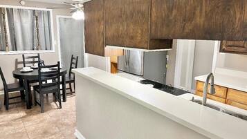 Mikrobølgeovn, ovn, kogeplade, opvaskemaskine