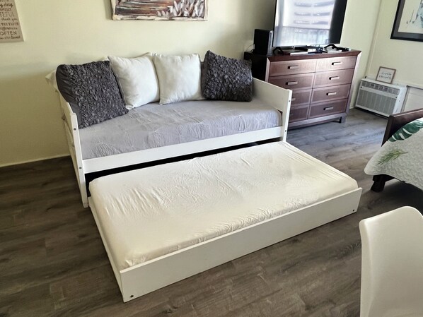 1 Schlafzimmer, Bügeleisen/Bügelbrett, Reisekinderbett, kostenloses WLAN