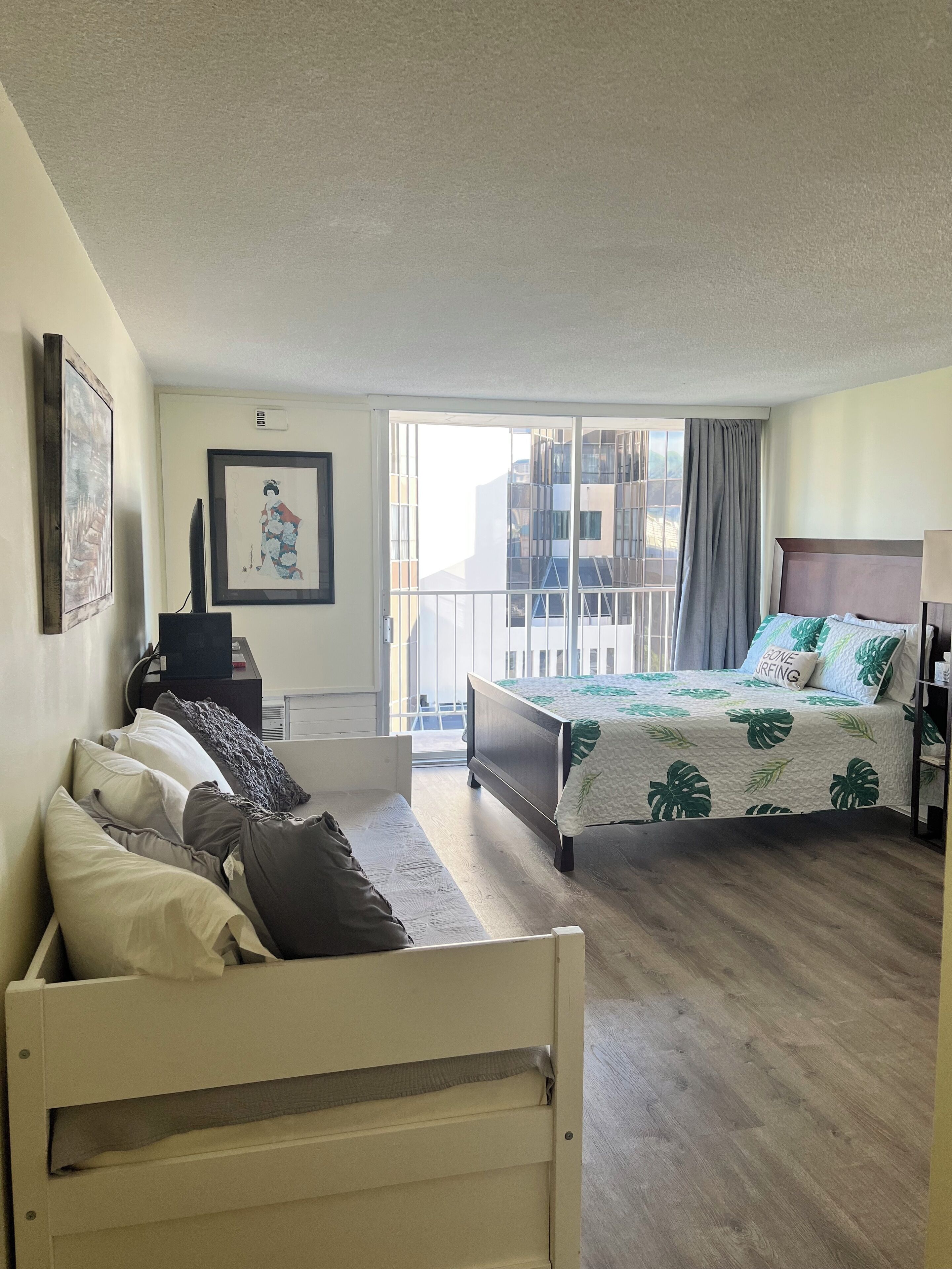 1 غرفة نوم ومكواة/لوح كي وسرير سفر وواي فاي مجانًا