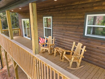 Cozy Murphy Cabin • Near Lake Hiwassee & Wineries