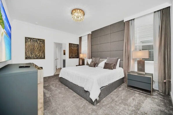 9 bedrooms, iron/ironing board, WiFi, bed sheets